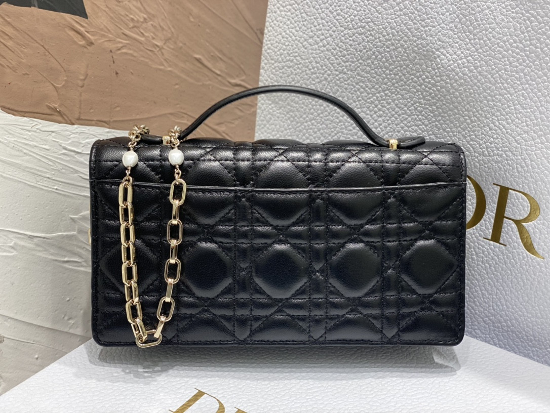 miss D*or mini bag black cannage lambskin s0980onmj_m900 21 x 11.5 x 4.5 cm