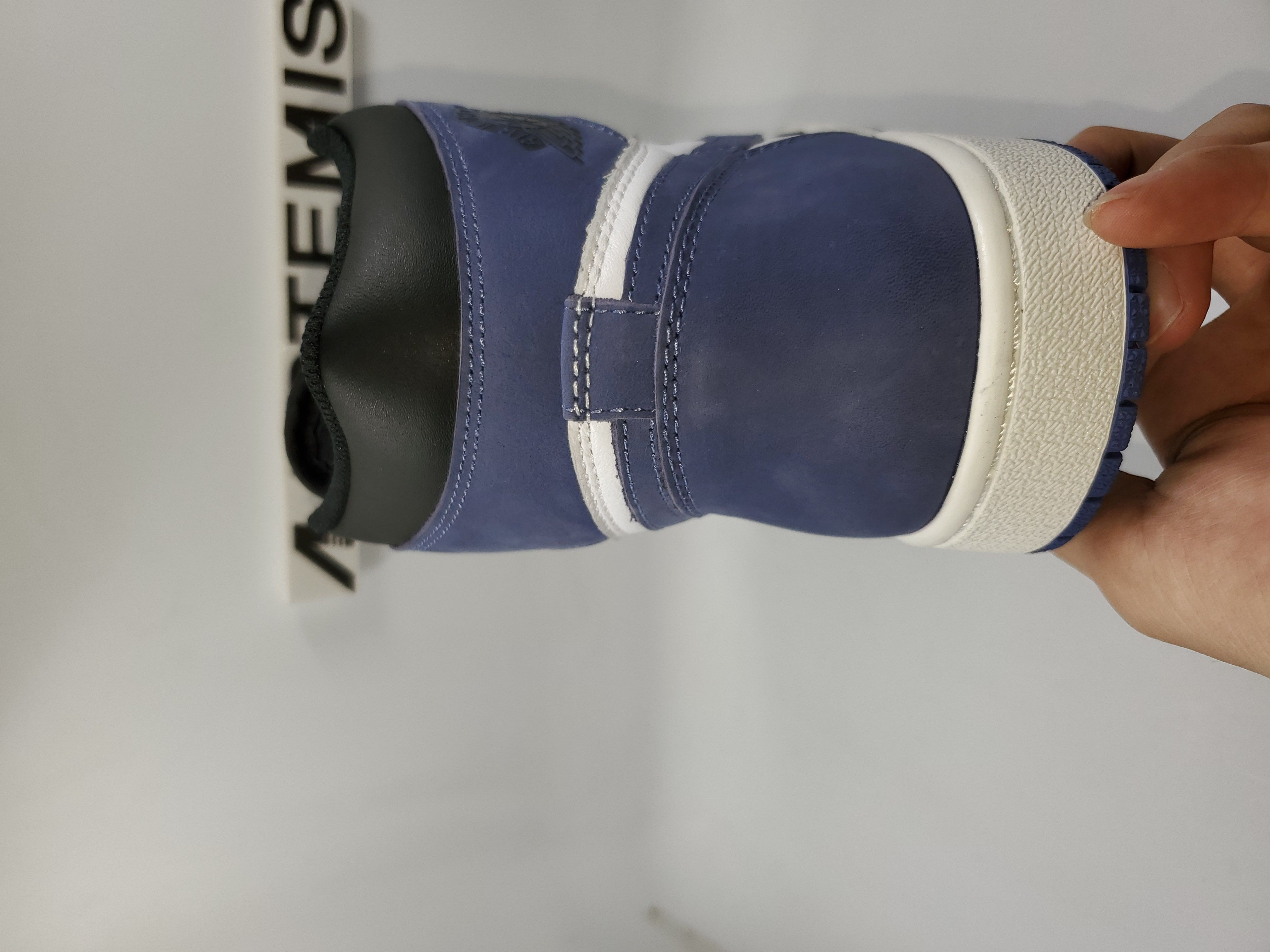 Air Jordan 1 Retro High Blue Moon