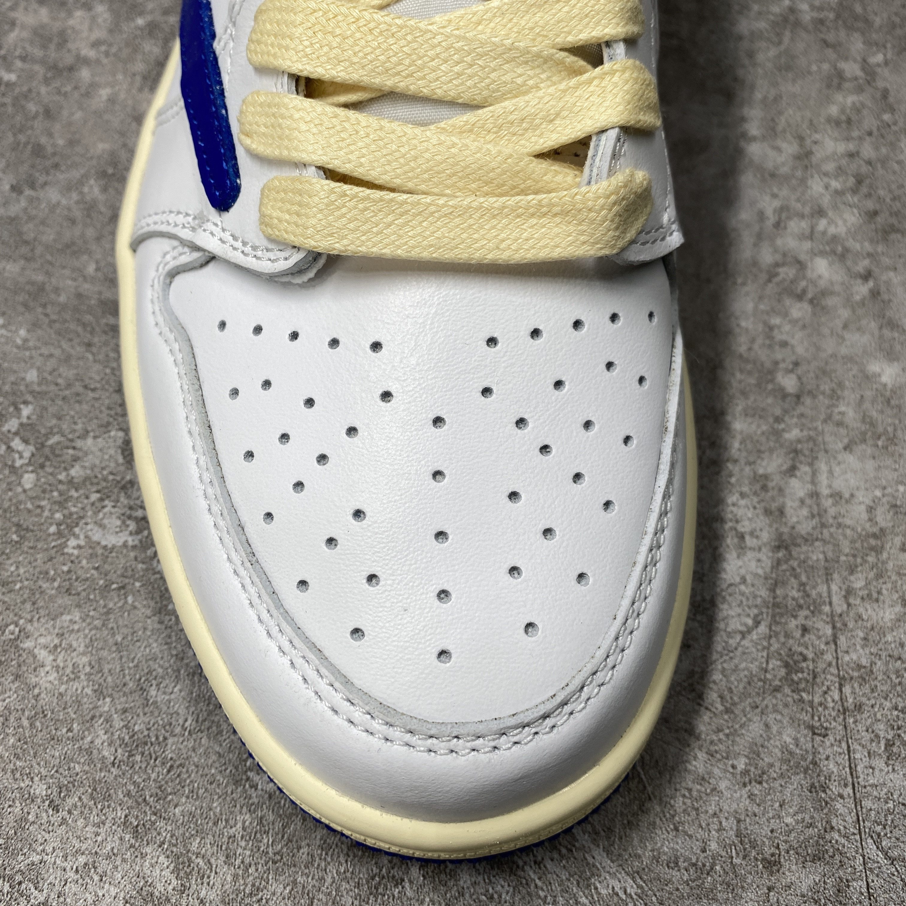 Travis Scott x Air Jordan 1 Low White Blue