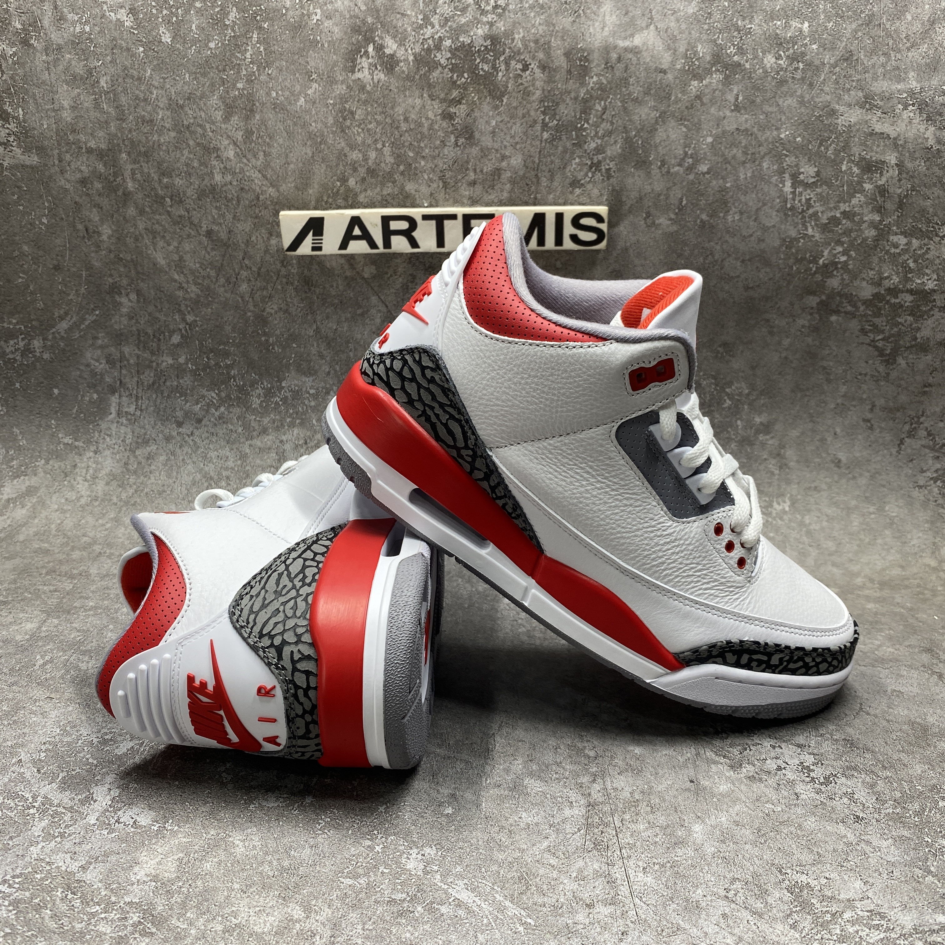 Air Jordan 3 OG “Fire Red” 2022