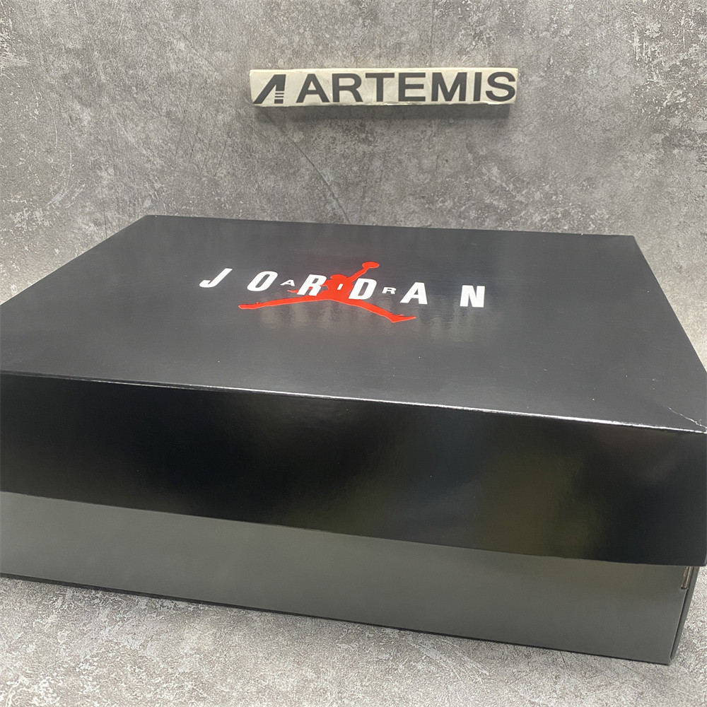 AIR JORDAN 11 RETRO LOW 