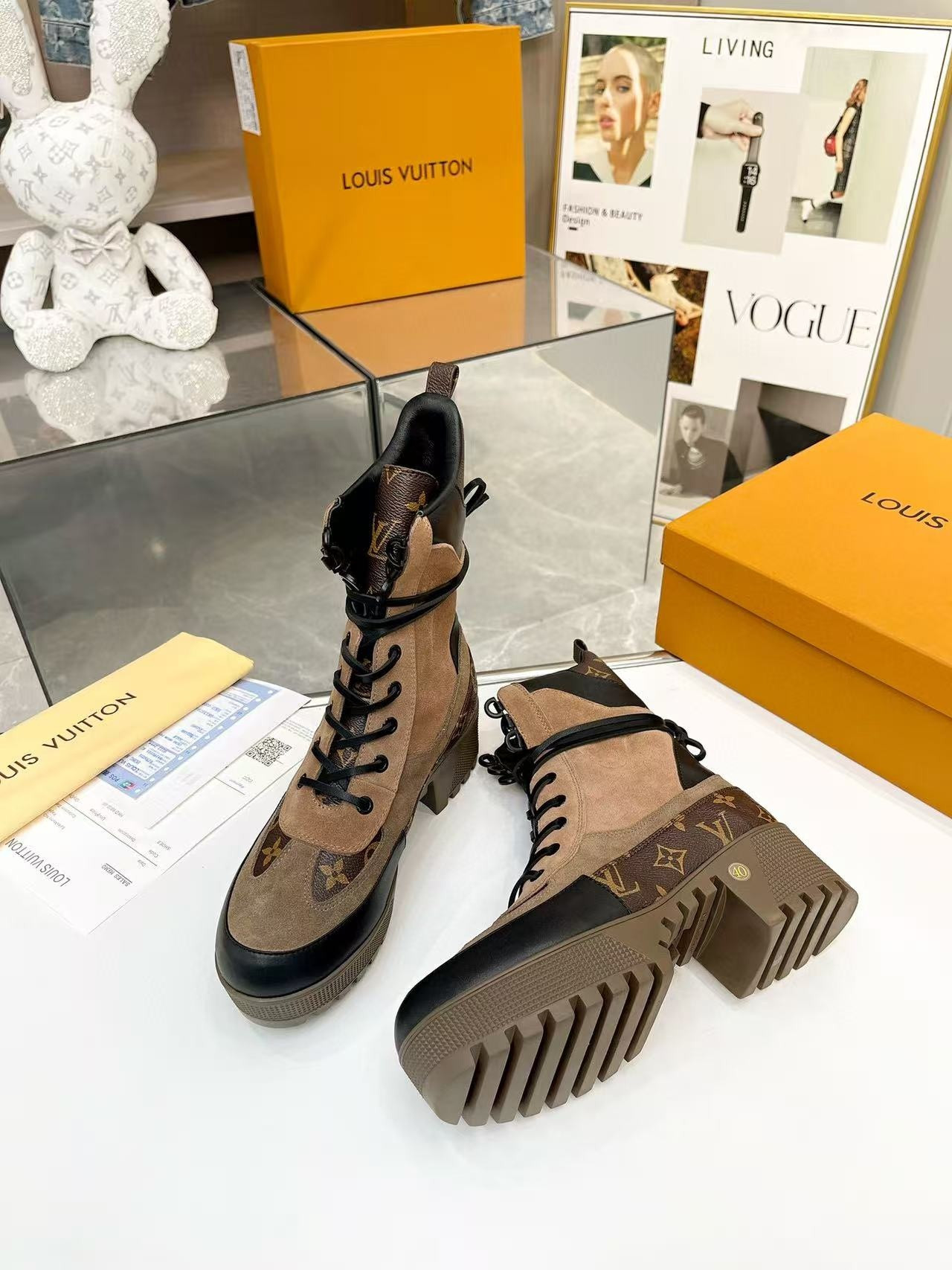 UA LV Laureate Platform Desert Boot