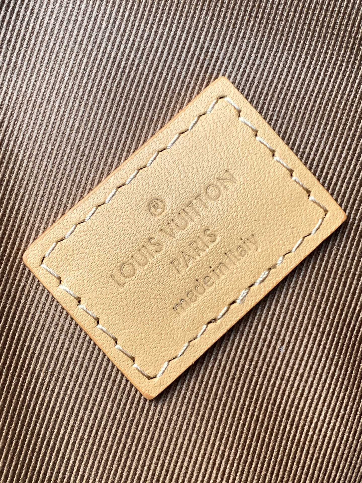 LV Hobo Cargo M12697 34.5x27x19.7cm