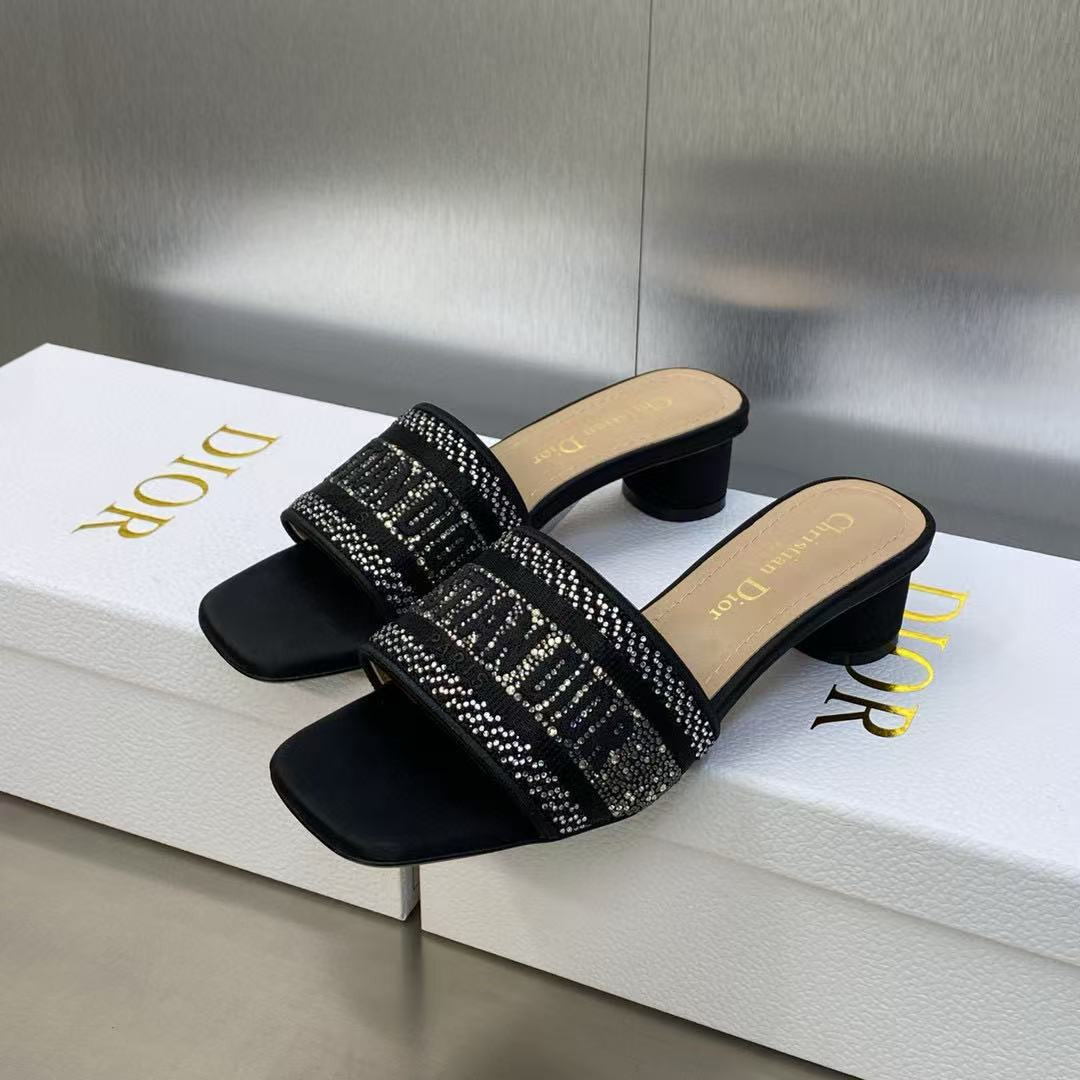 ua D*oramour dway heeled slide