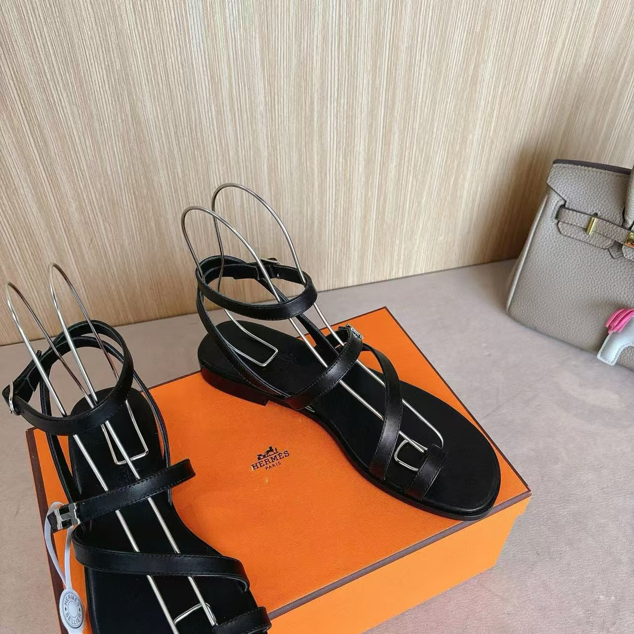 ua H**me5 harmonie sandal