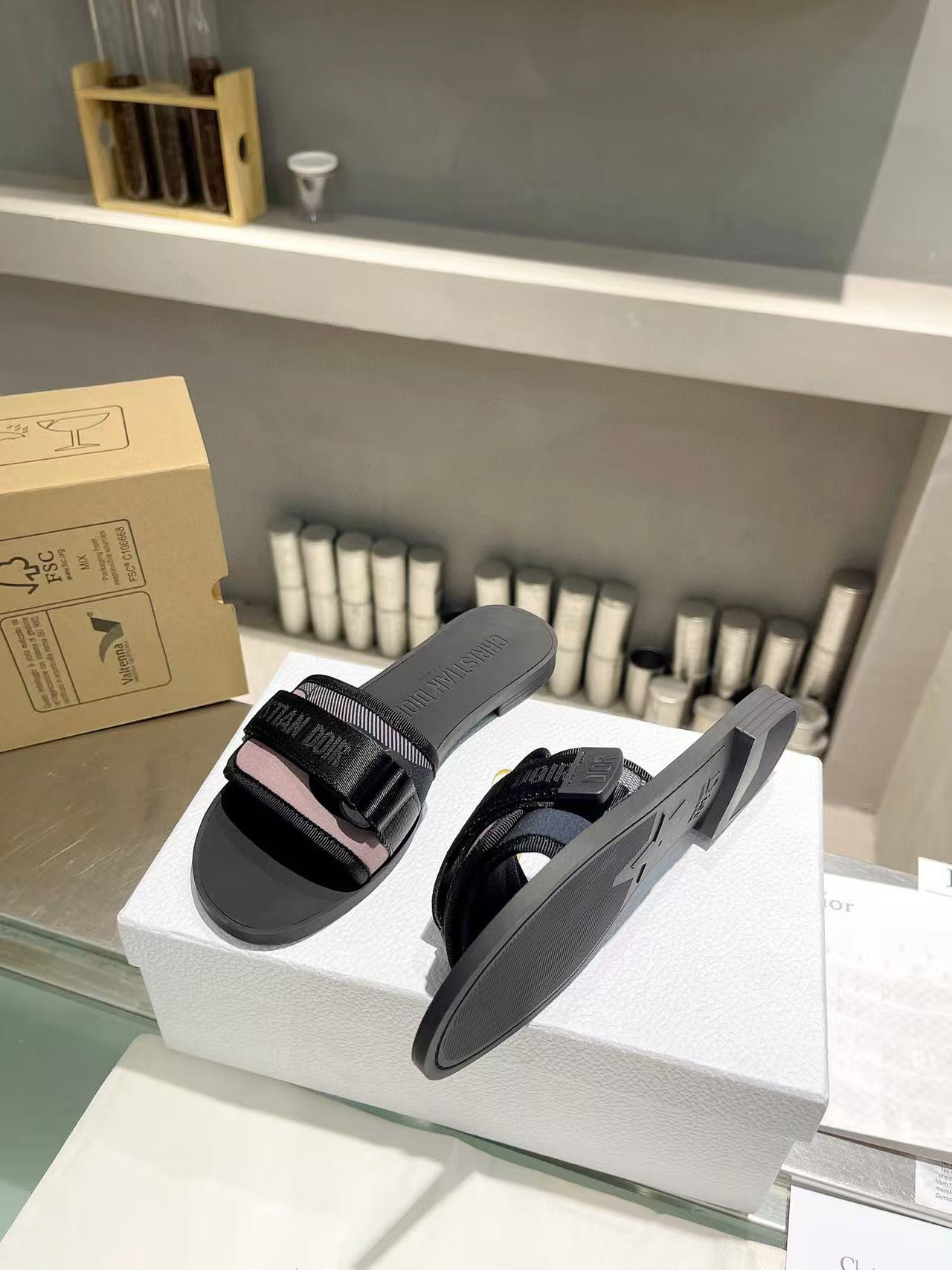 UA Dio(r)evolution Slide