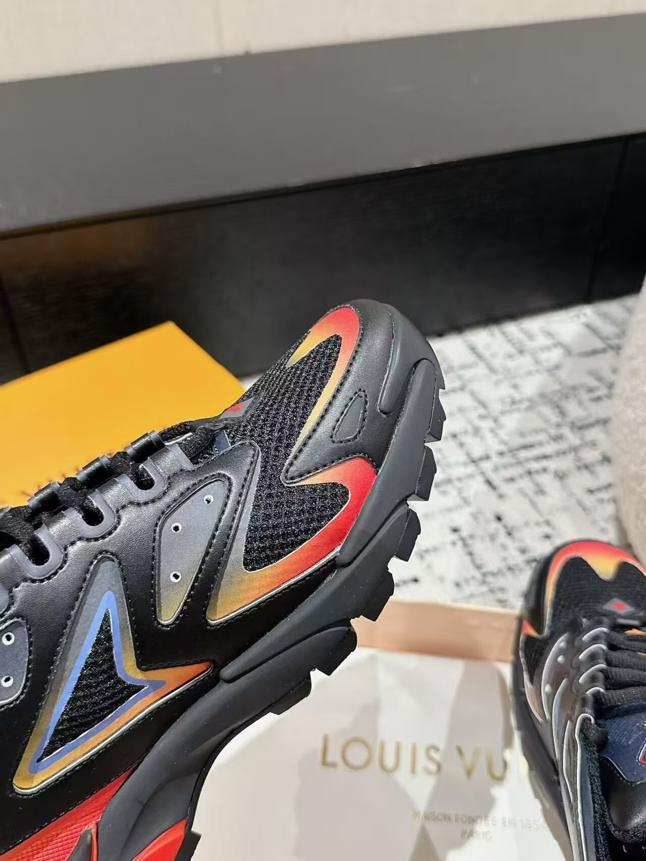 UA LV Runner Tatic Moka