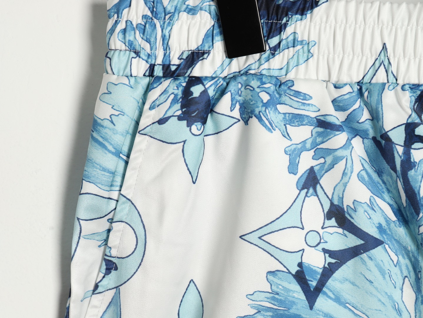 l0*is V*t0n lv shorts