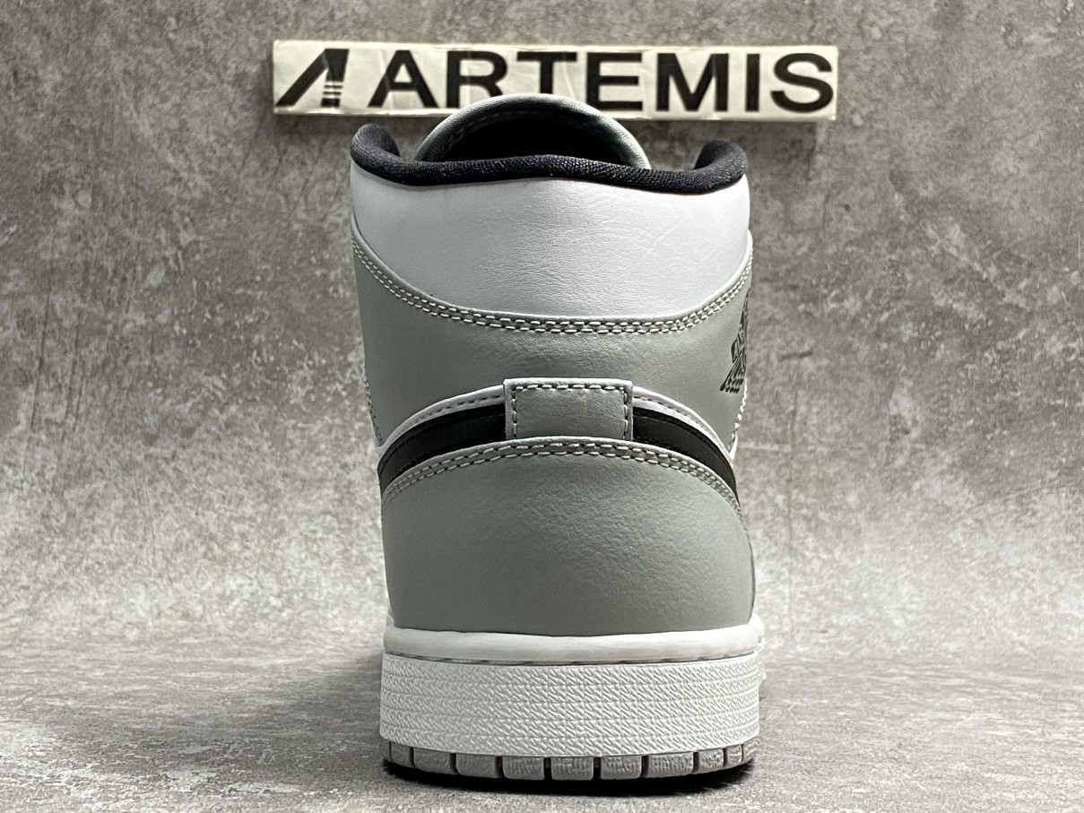 Air Jordan 1 Mid Light Smoke Grey