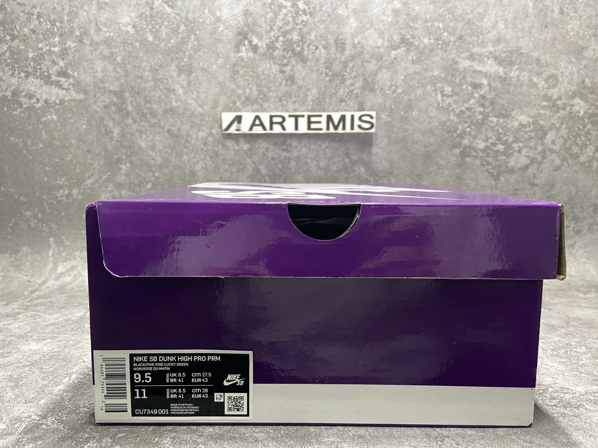 Nike SB Dunk High Invert Celtics