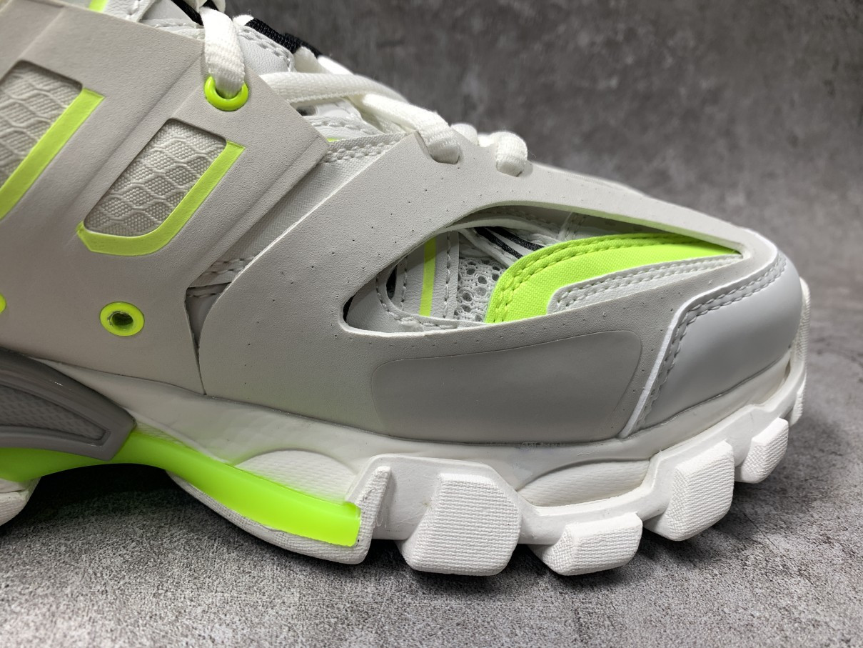 Balenciga Track Worn Out Sneakers