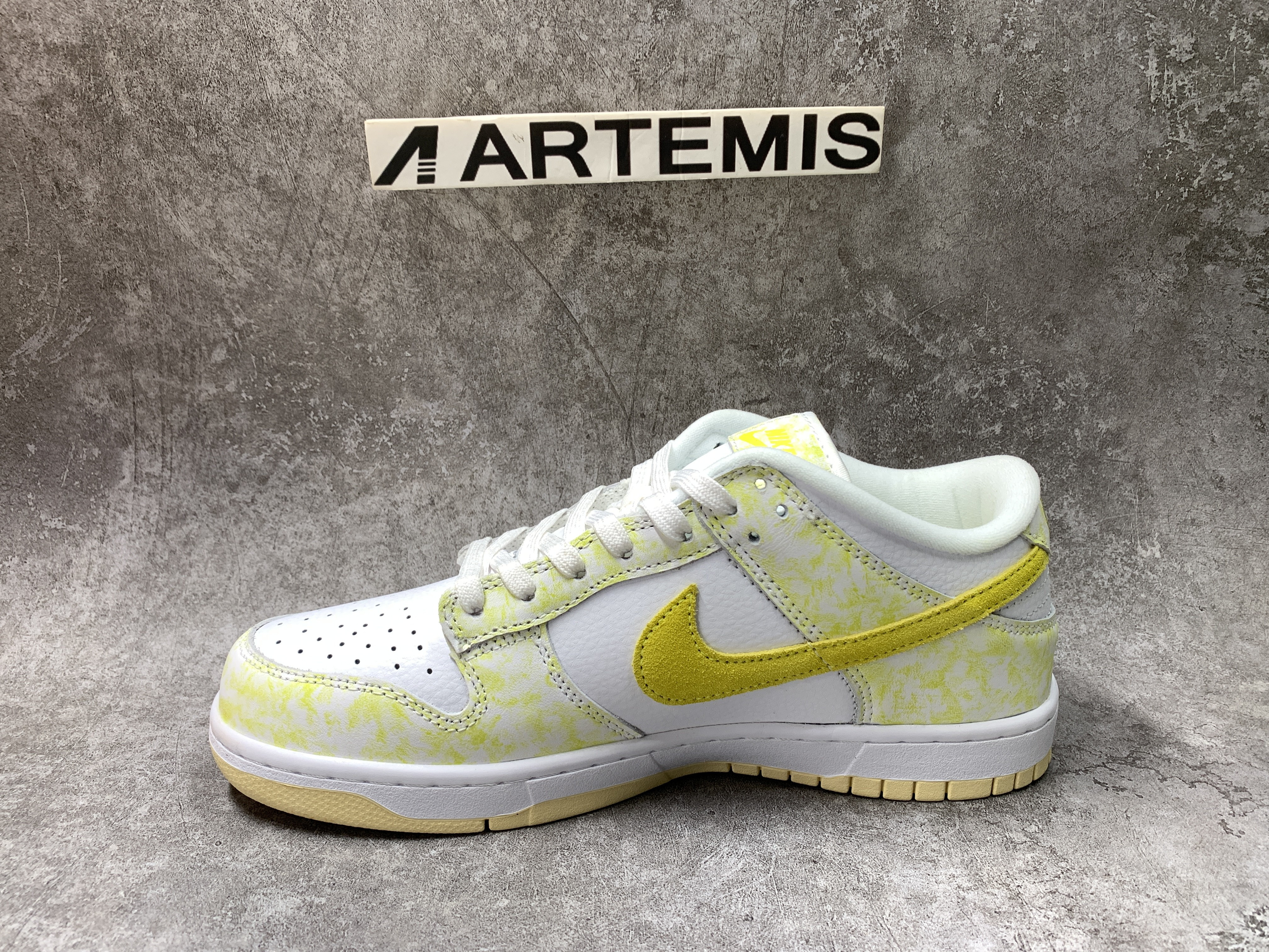 Nike Dunk Low Yellow Strike