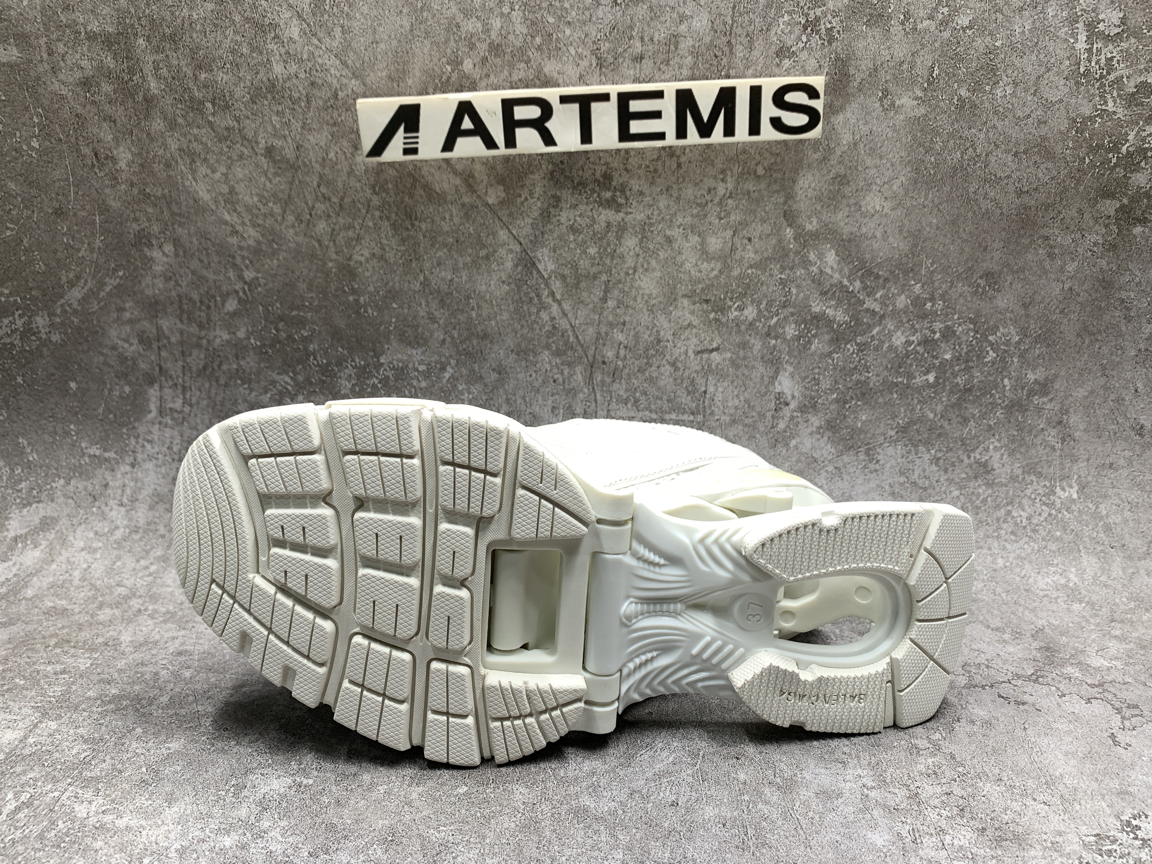 Balenciga X-Pander White