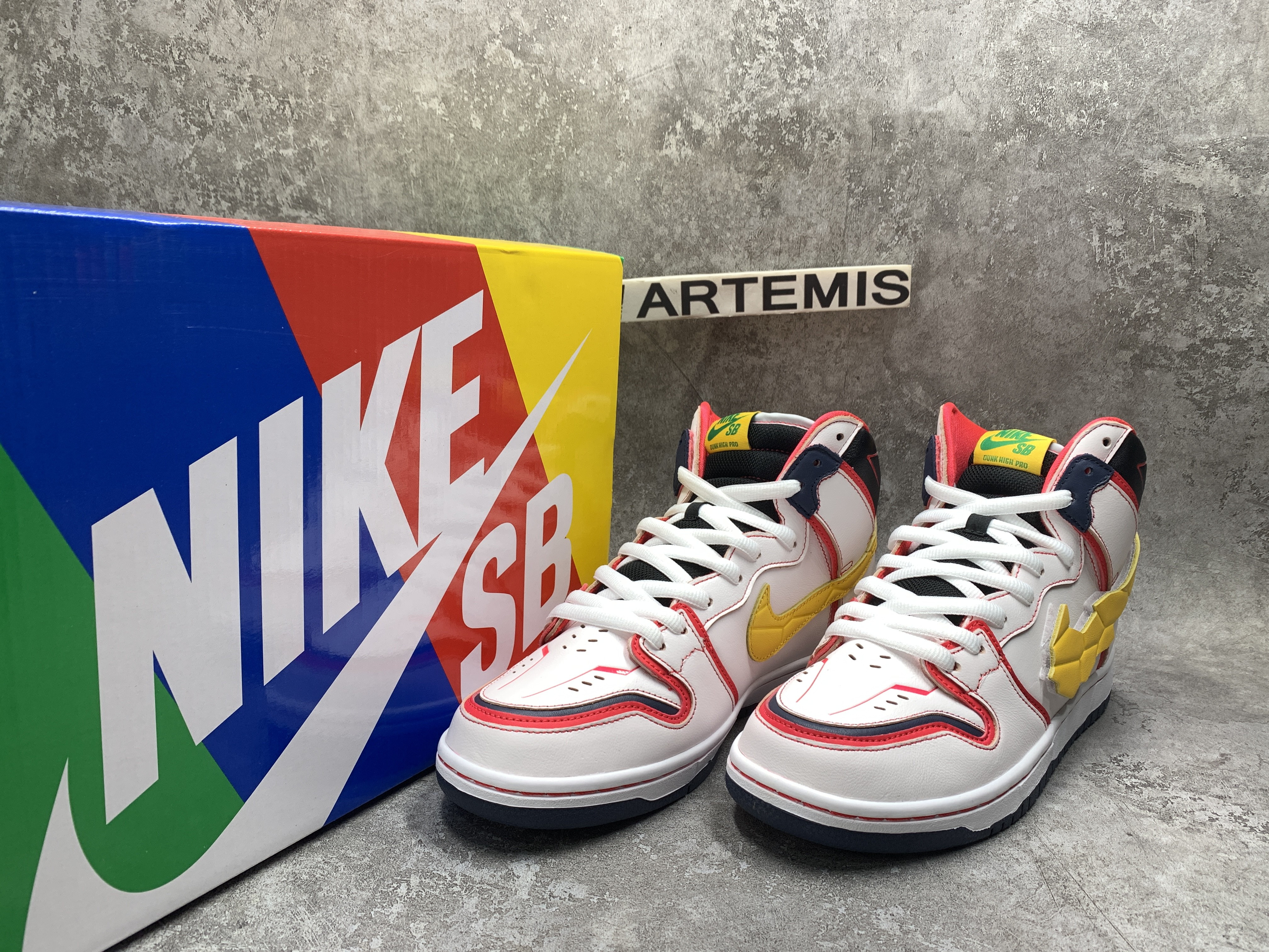 Nike Dunk SB High RX-0 Unicorn Gundam