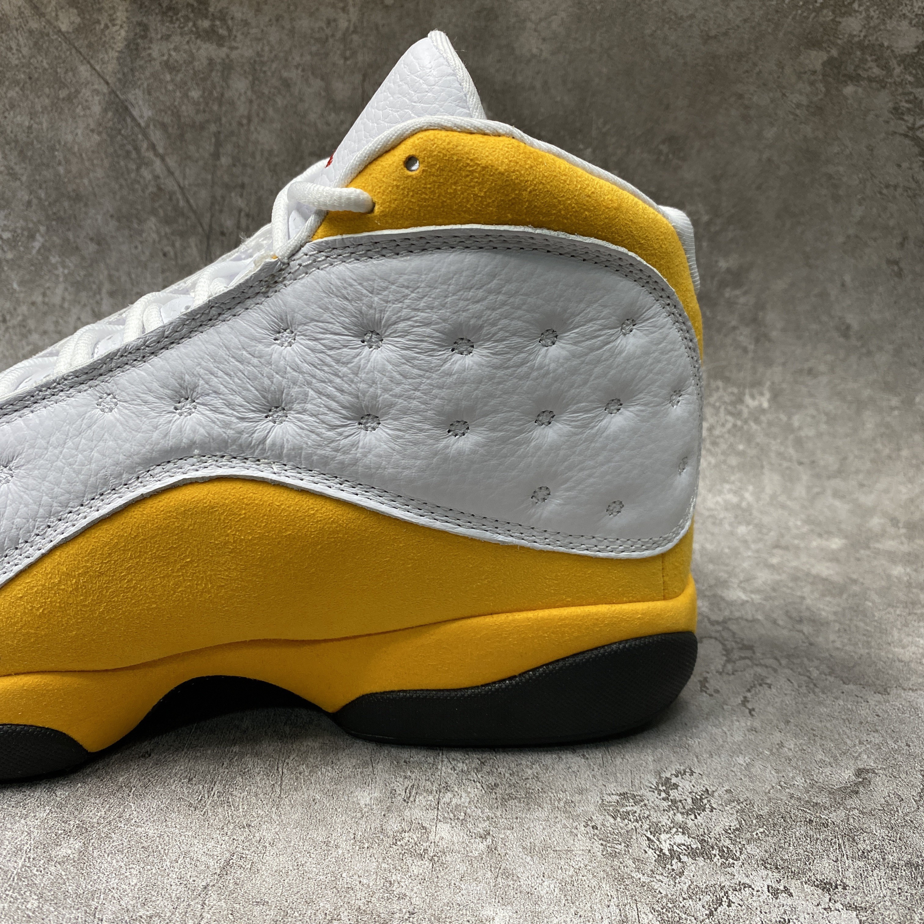 Air Jordan 13 Del Sol