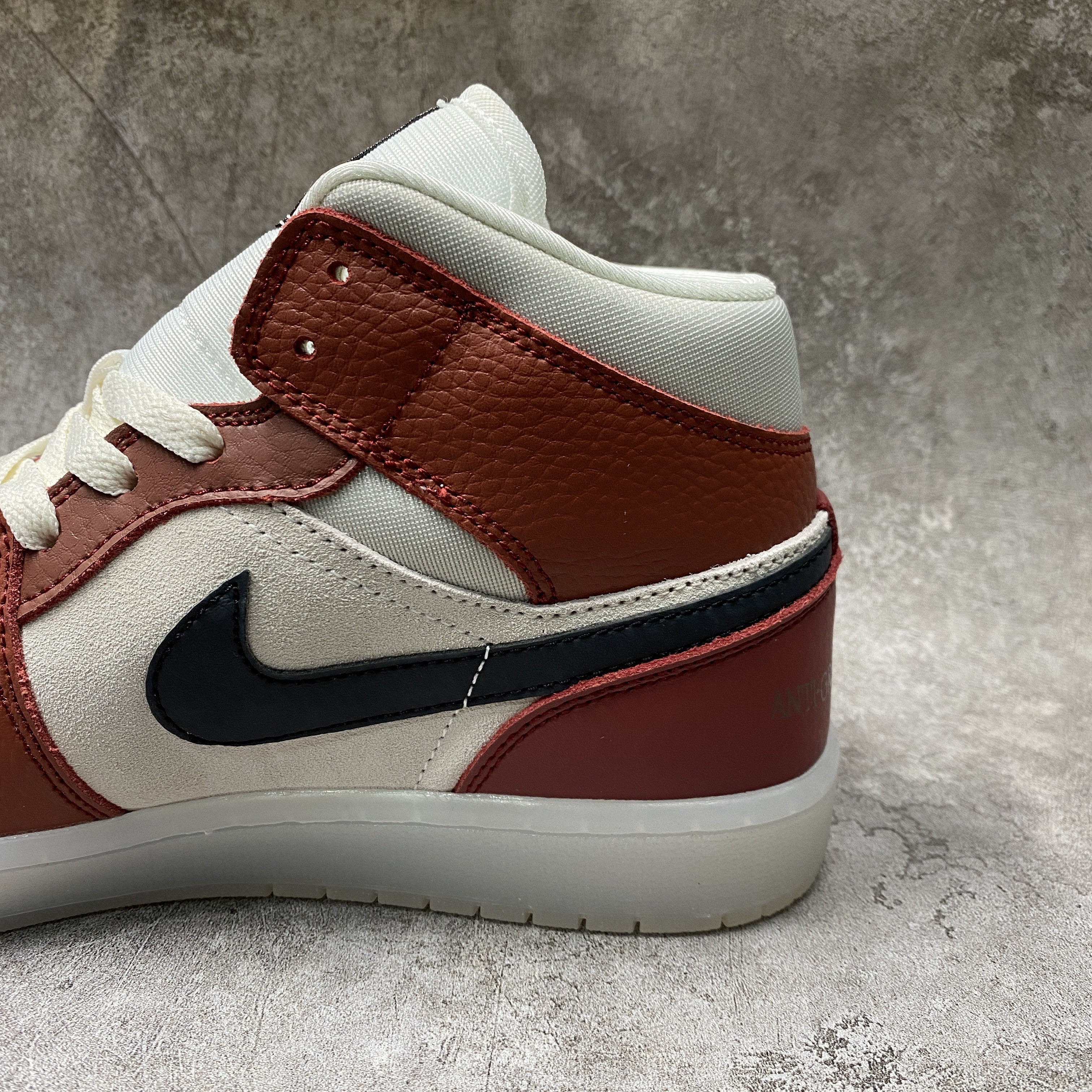 Air Jordan 1 Mid Anti-Gravity Machines