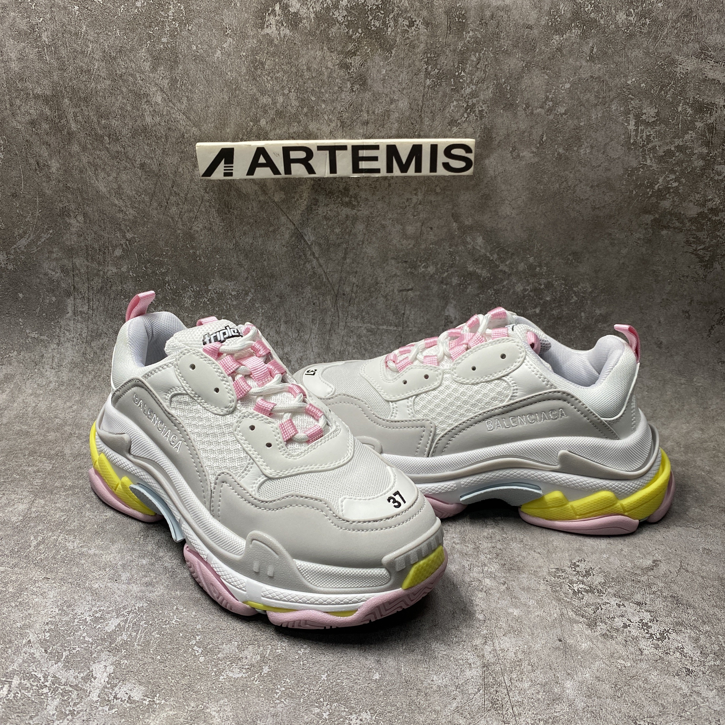 Balenciga Triple S Sneaker White Multi