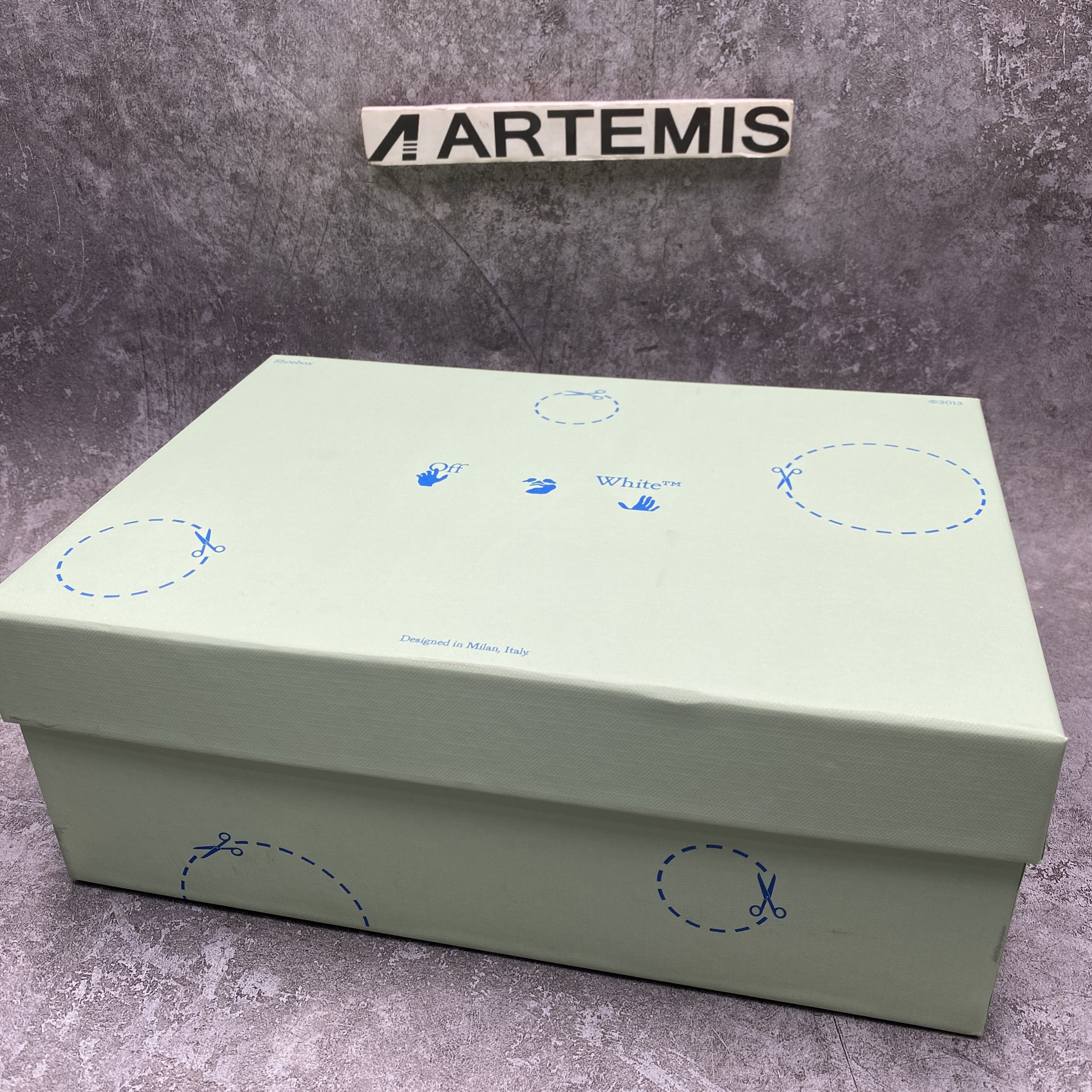 OFF-WHITE Out Of Office OOO Low Tops Red