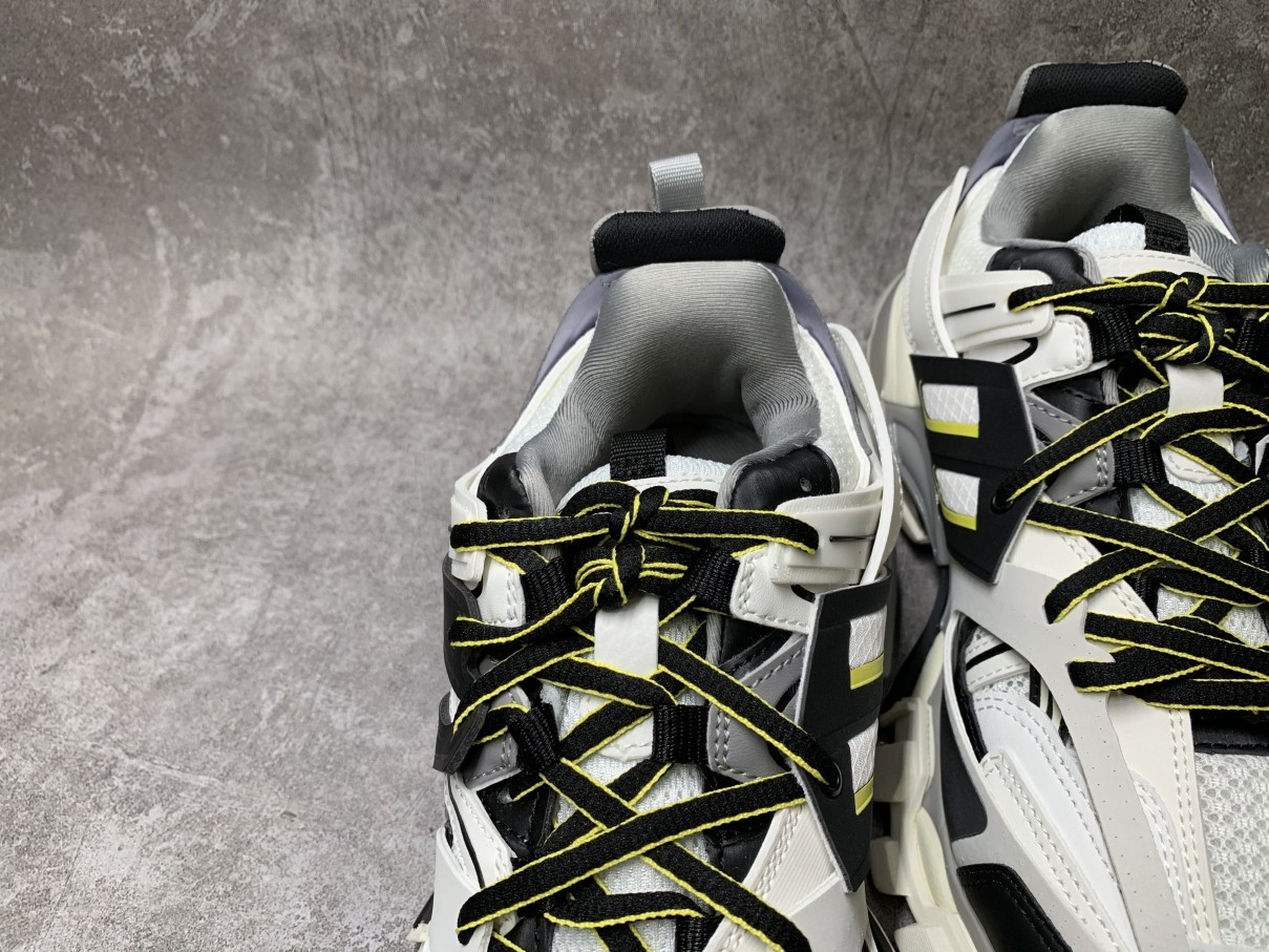 Balenciga Track Trainer White Black