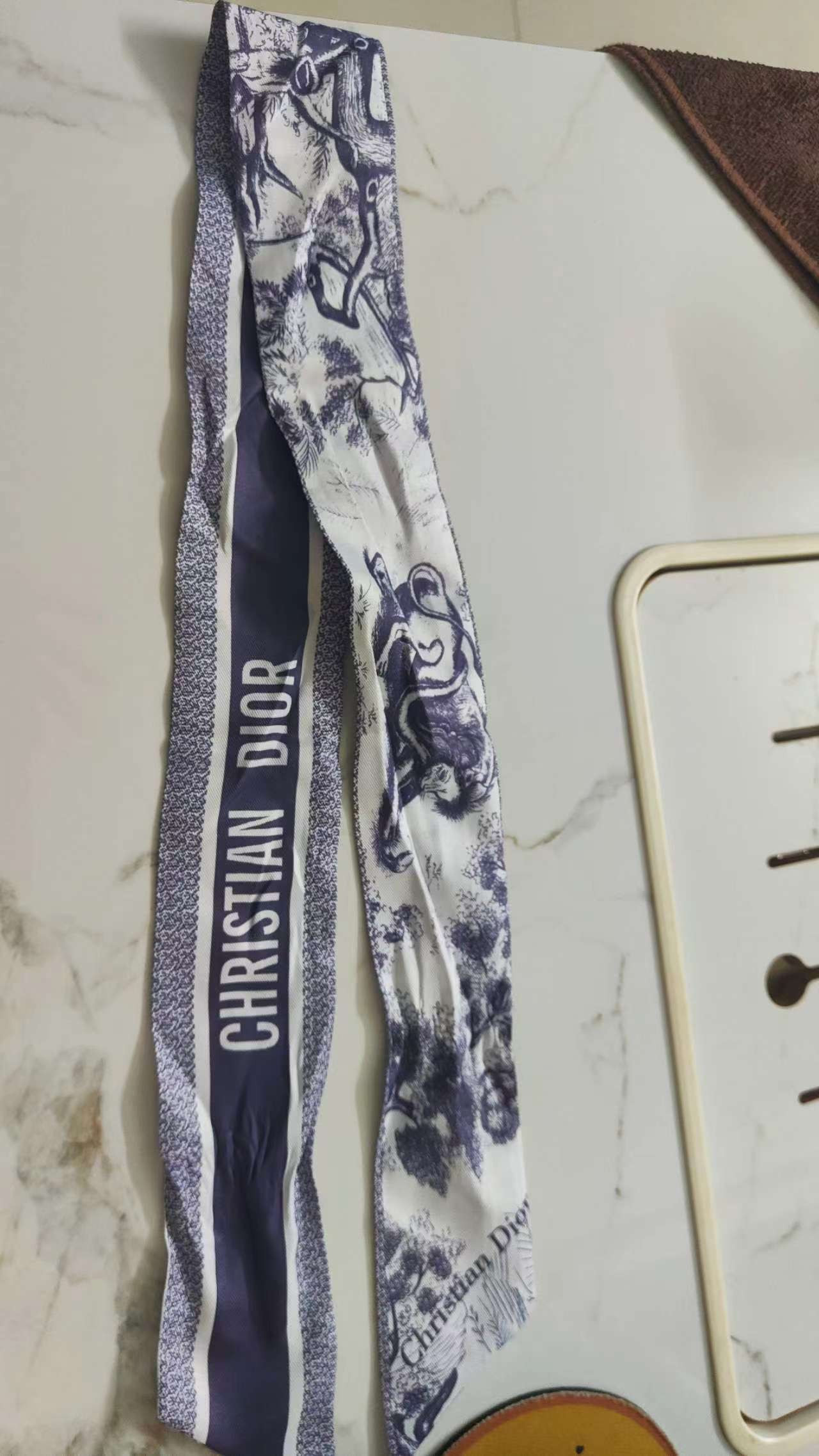 medium lady D*or bag  24 x 20 x 12 cm