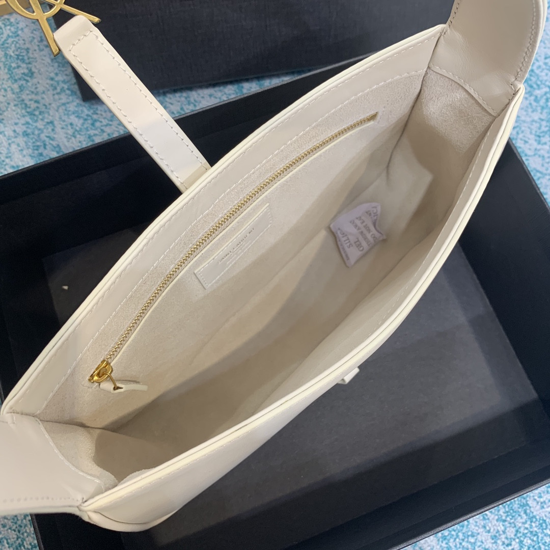 Y*L le 5 À 7 in smooth leather blanc vintage 23 x 16 x 6.5 cm