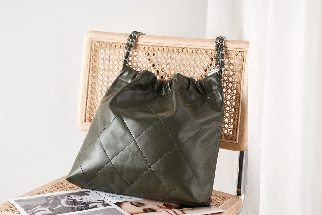 Ch*el 22 handbag shiny calfskin in silver metal 15.2×16.4×3.1 in