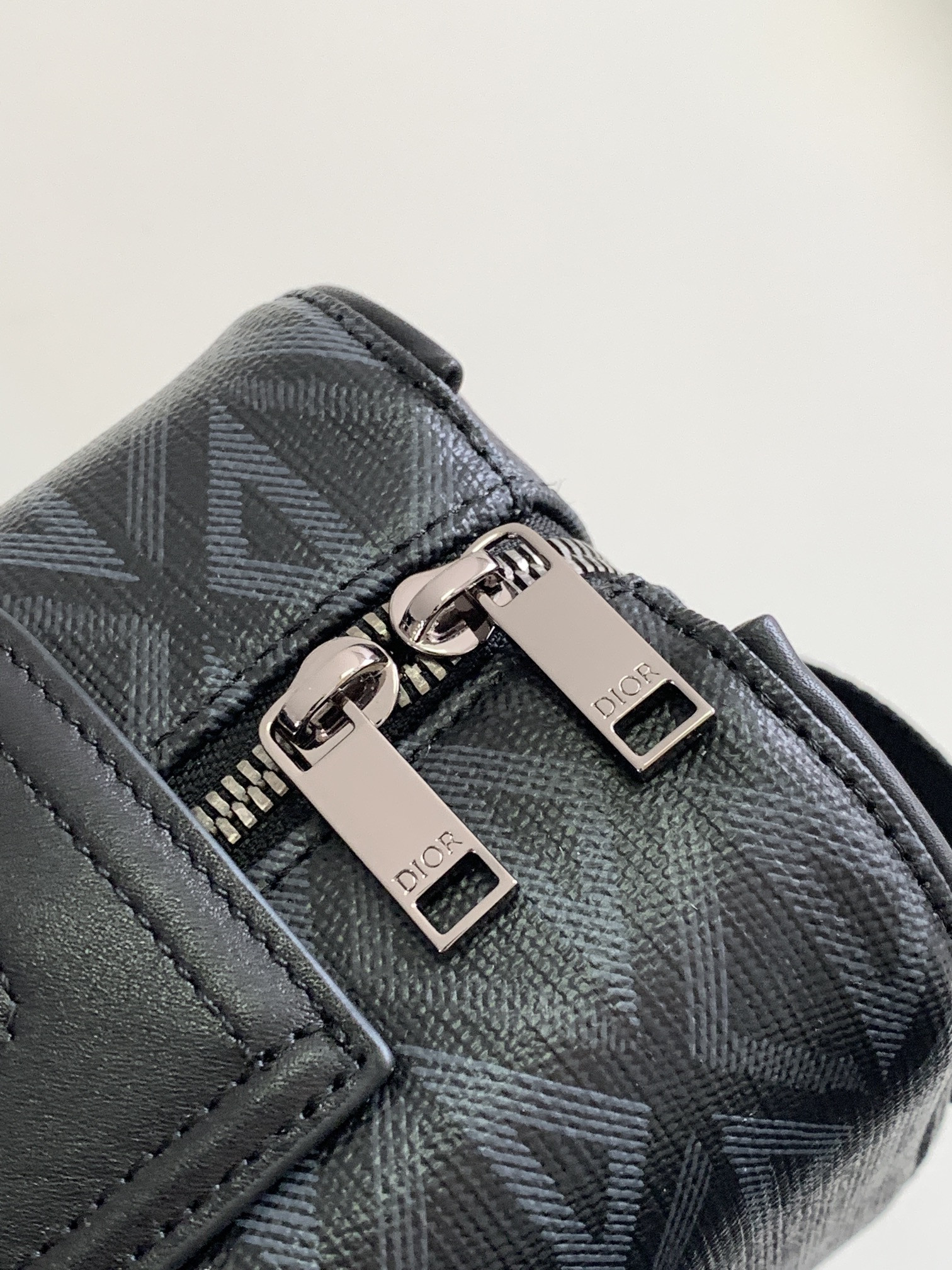 D*or lingot toiletry bag mirage technical fabric 8.5 x 5 x 4 inches