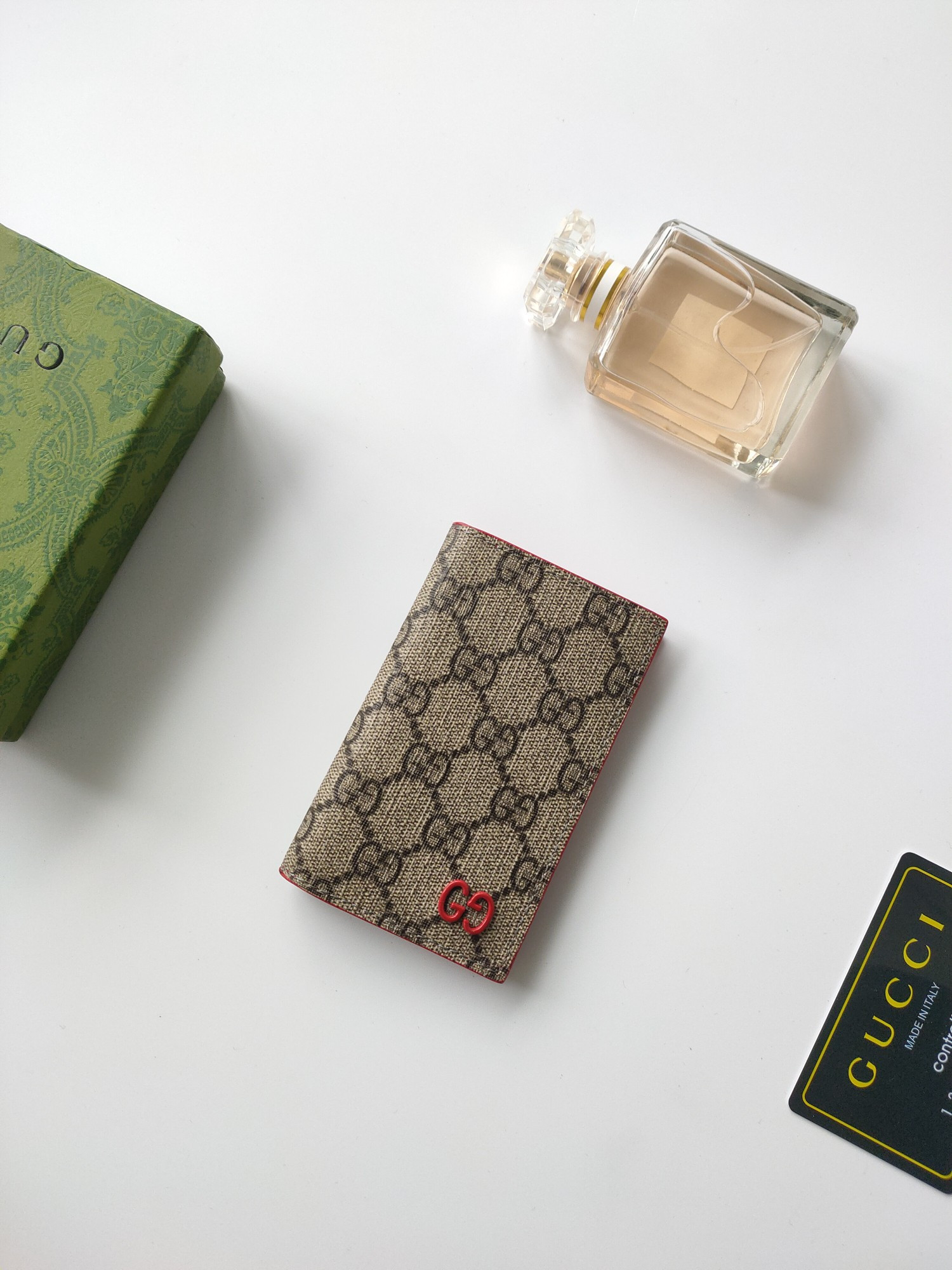 G*u*i gg  card case wallet