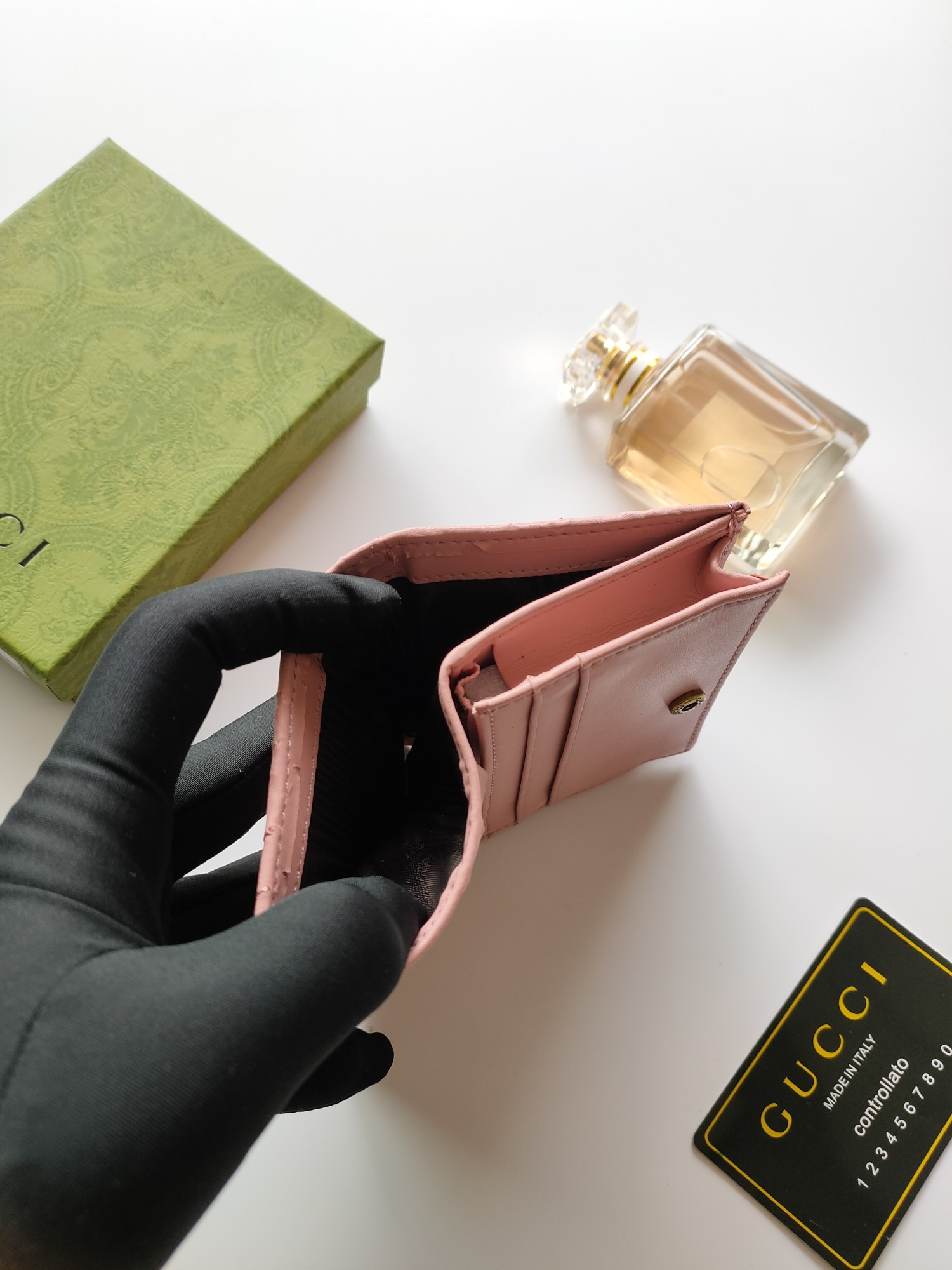 G*u*i gg  card case wallet