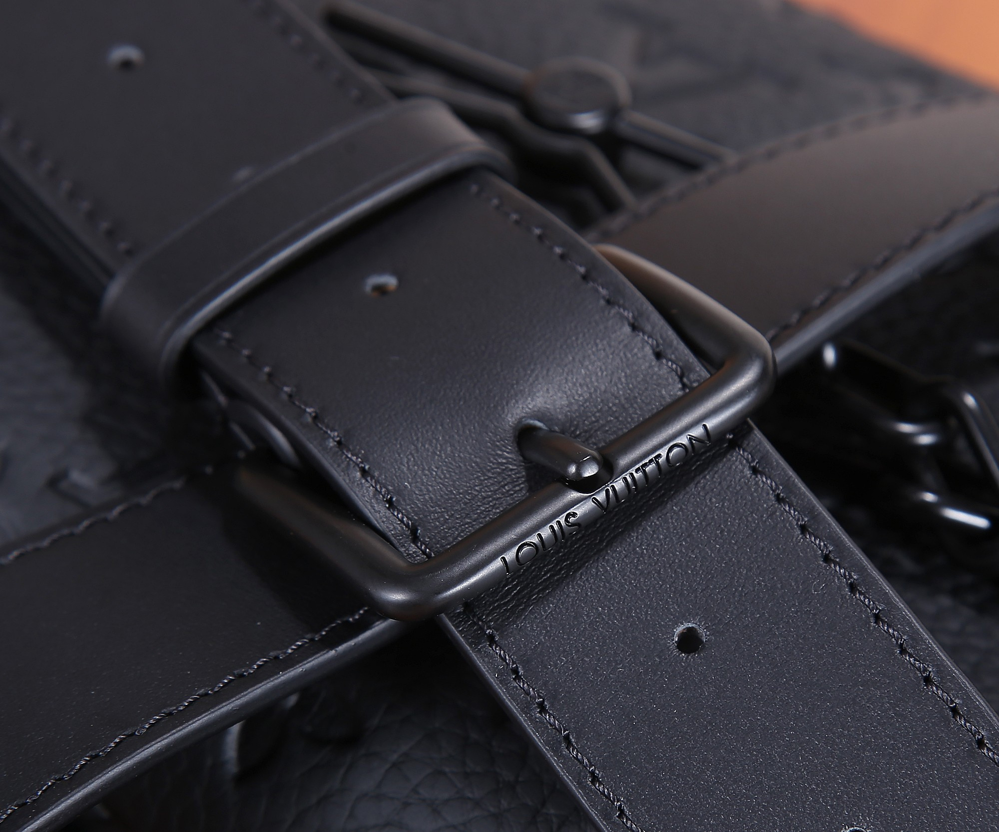 LV M23742 Steamer Messenger 24 x 17 x 5 CM