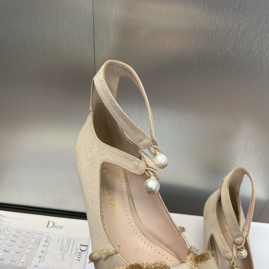 ua D*or aD*orable pump