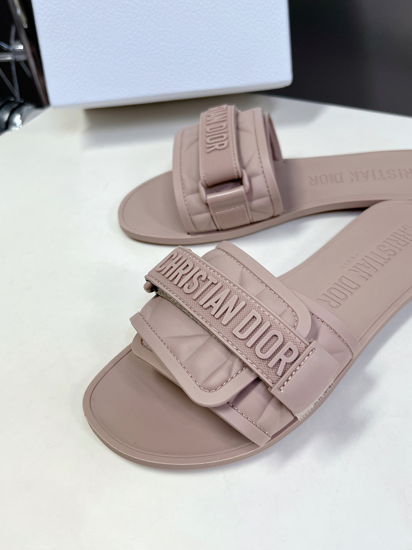 UA Dio(r)evolution Slide