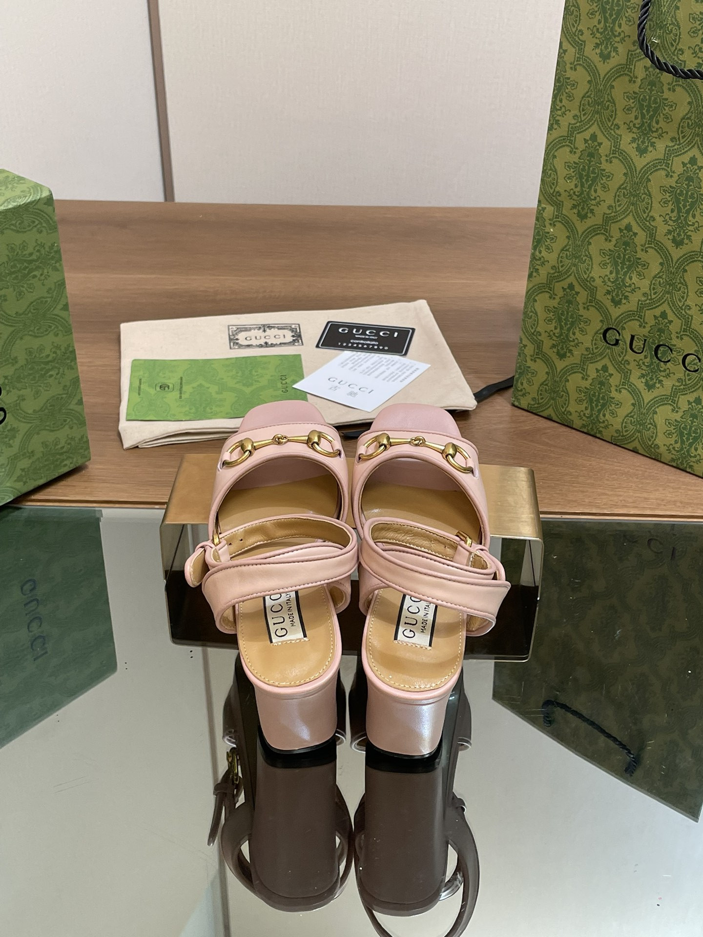 ua G*u*i horsebit platform sandal