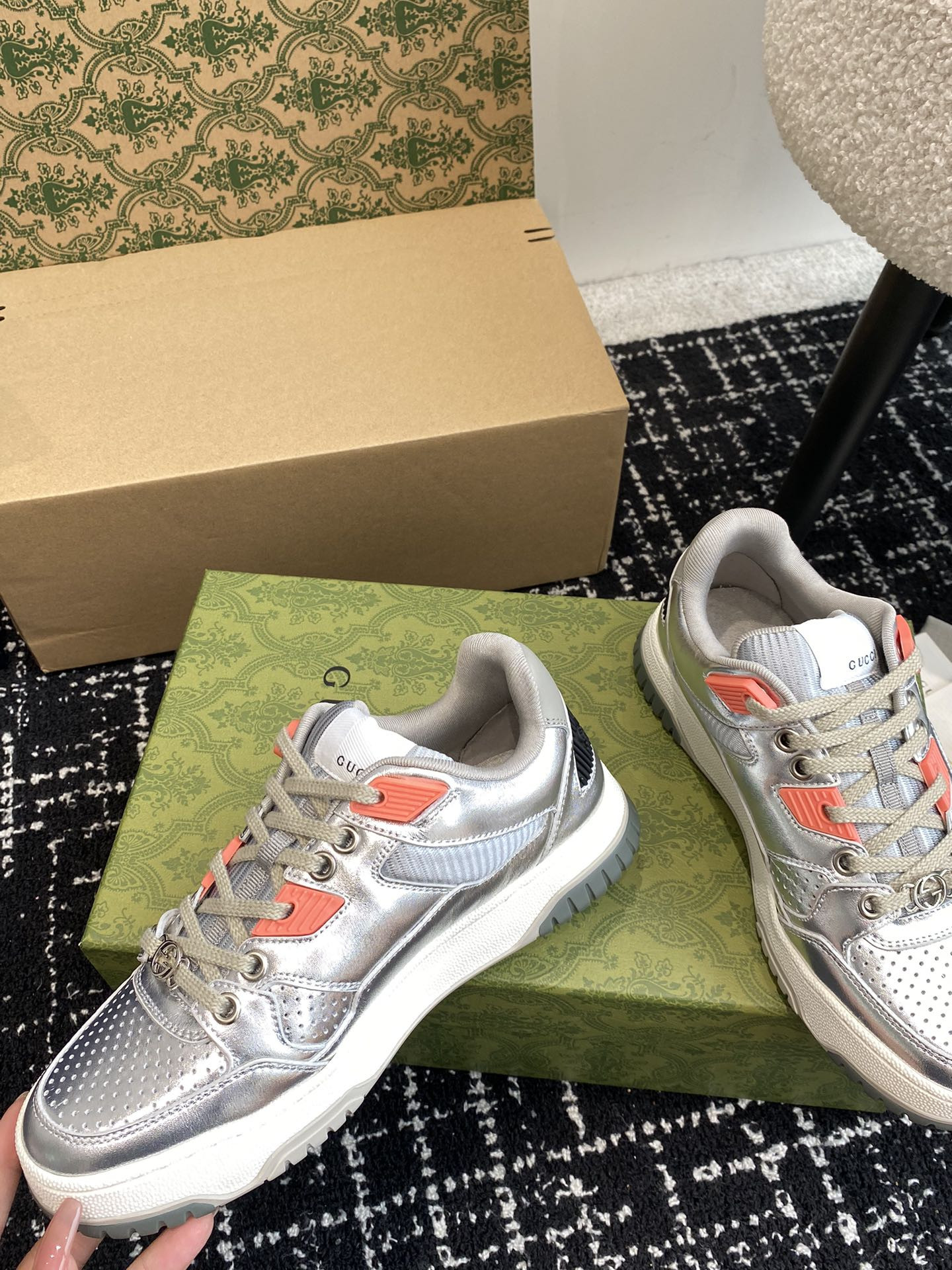 ua G*u*i low-top sneaker