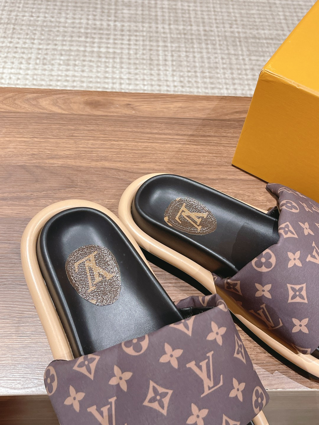 UA LV Pool Pillow Flat Comfort Mule