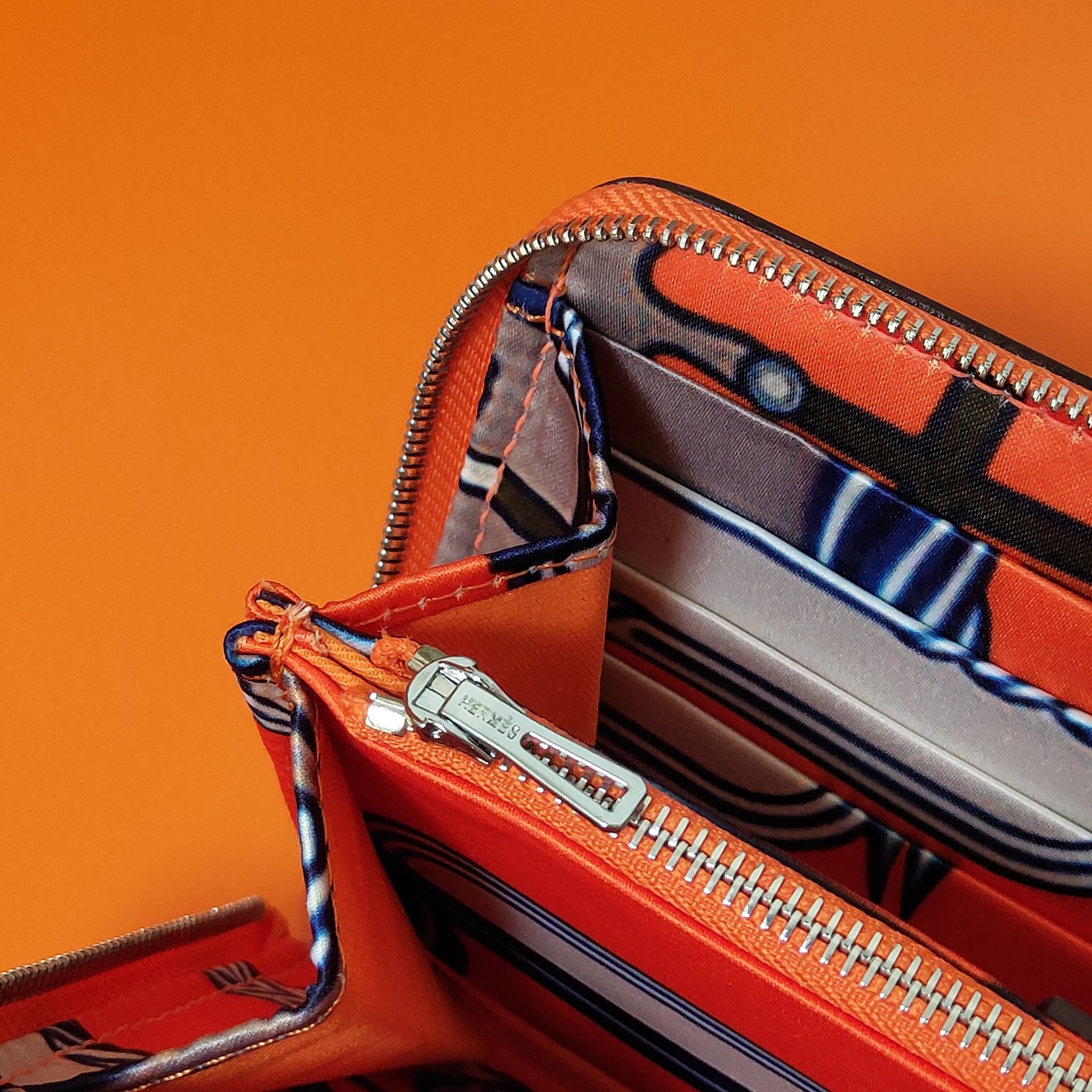 H**me5 long wallet 20x11cm