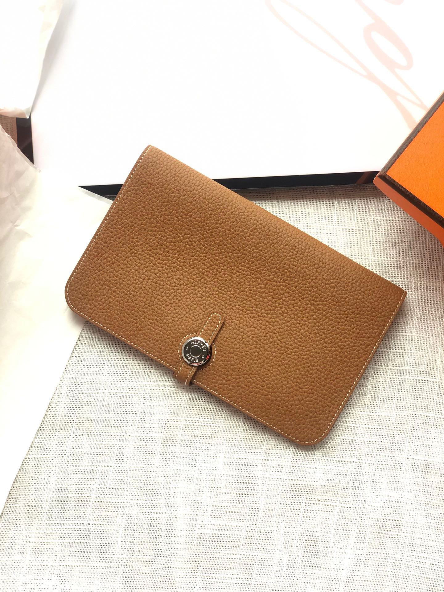 H**me5 dogon duo wallet 20.1cm