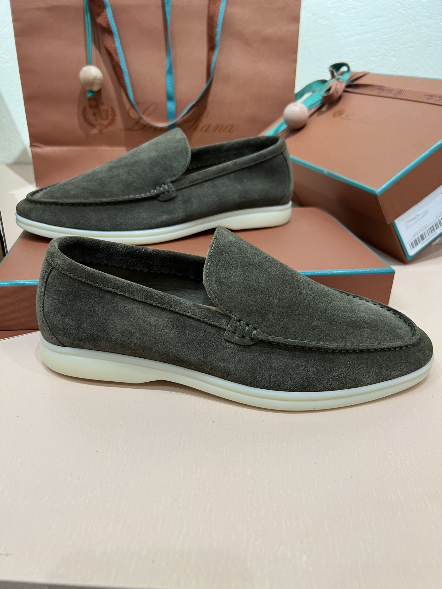 ua L**o p*ana summer walk loafers