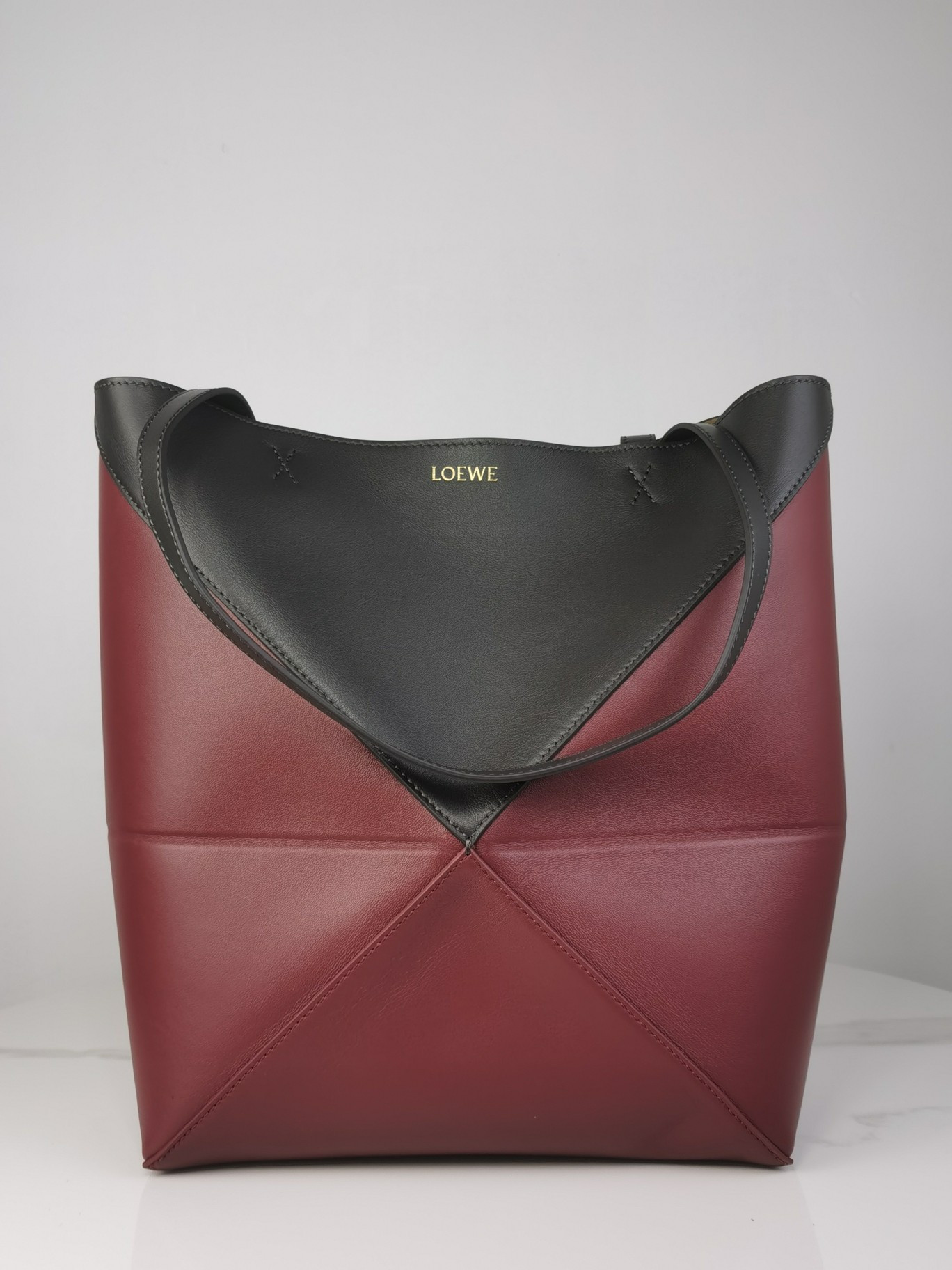 L0ew* medium puzzle fold tote in shiny calfskin 25.5x14.5x31.5cm