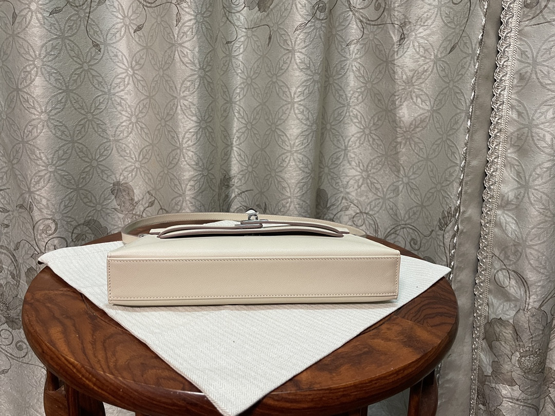 H**me5 kelly elan epsom16x27.8x4cm