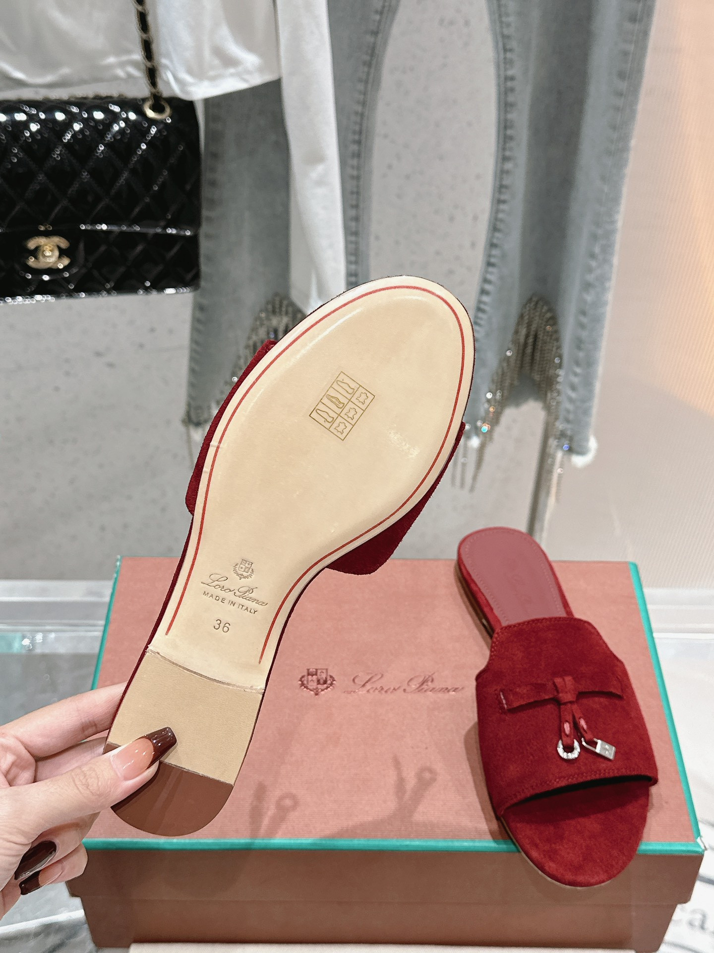 ua L**o p*ana summer charms sandal