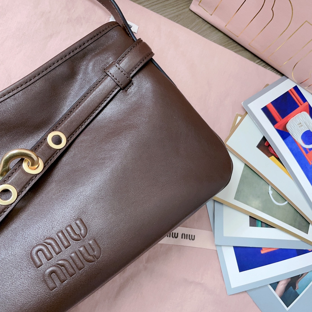 Miu Miu Aventure nappa leather bag 5BC182 33X19X5cm