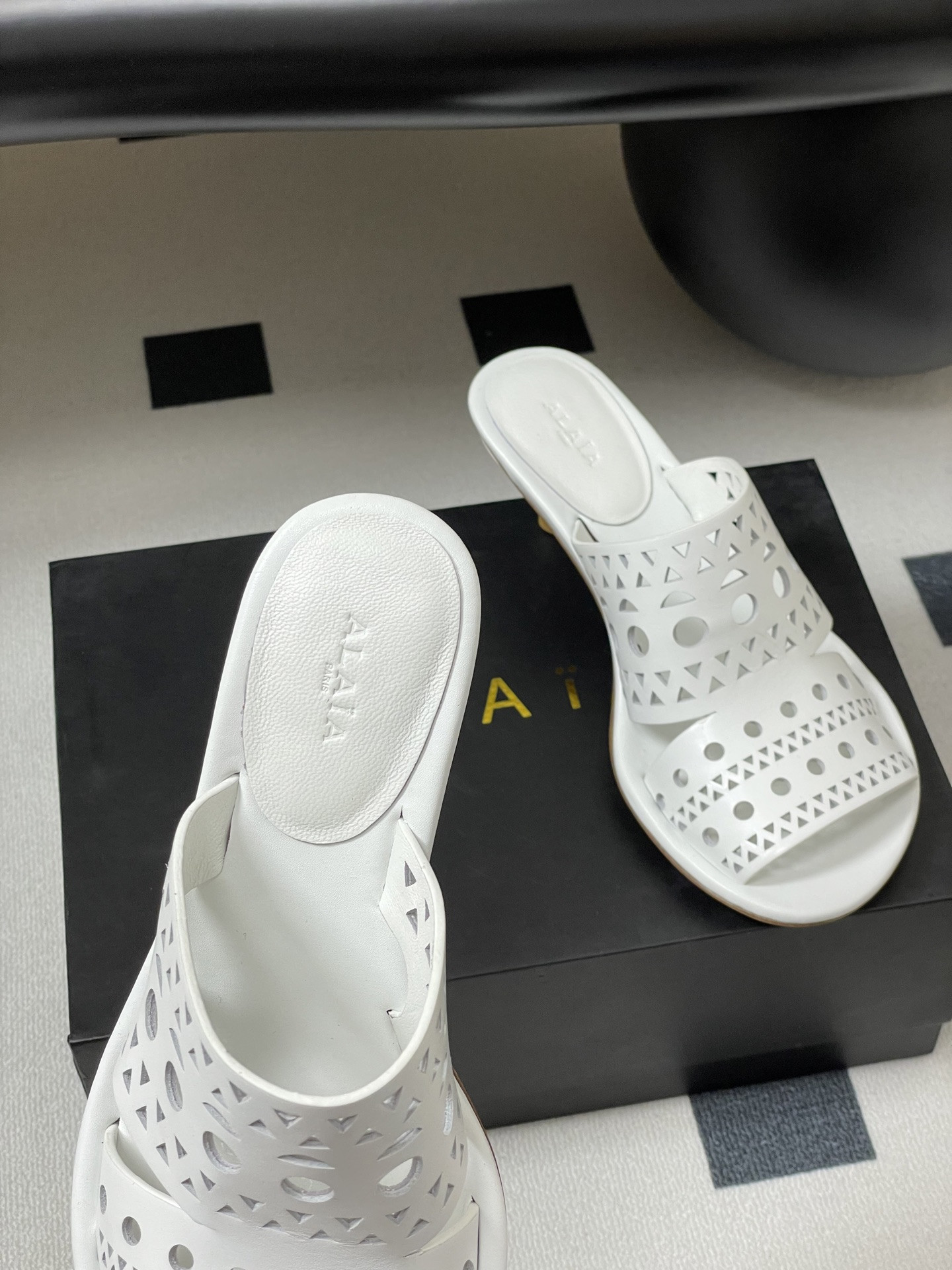 UA Alaia Heeled slippers 5.5cm Heel(Customized Size 7-10 days production time)