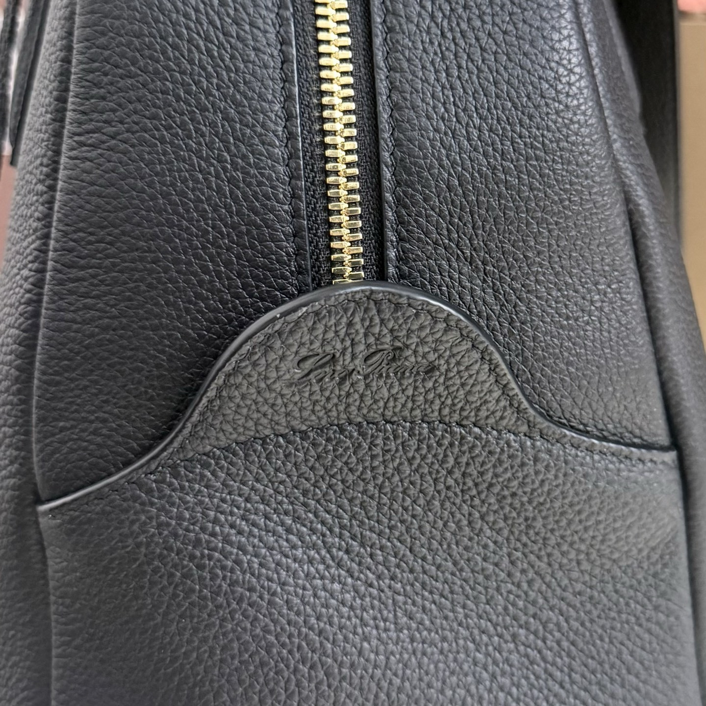 L**o p*ana needle 38x22x16cm