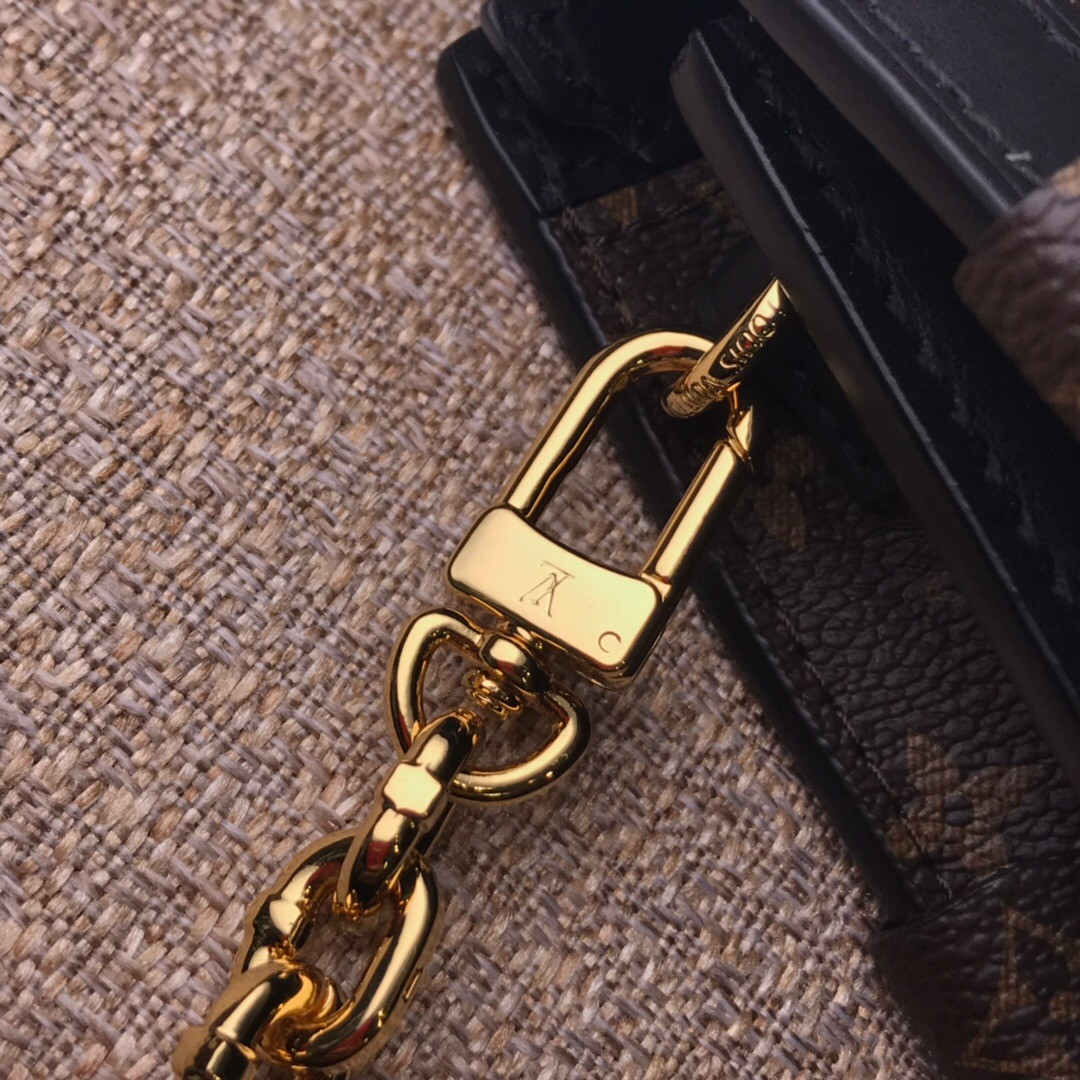 LV TRUNK CLUTCH M43596